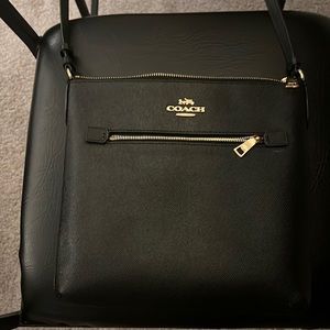 Black, leather crossover body bag, Coach with gold hardware